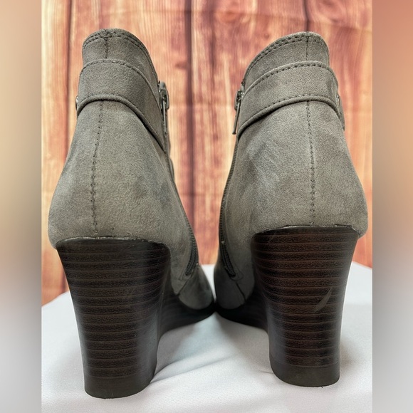 Maurices Rachel Gray faux suede wedge boho bootie boot women’s size 7 - Picture 12 of 17